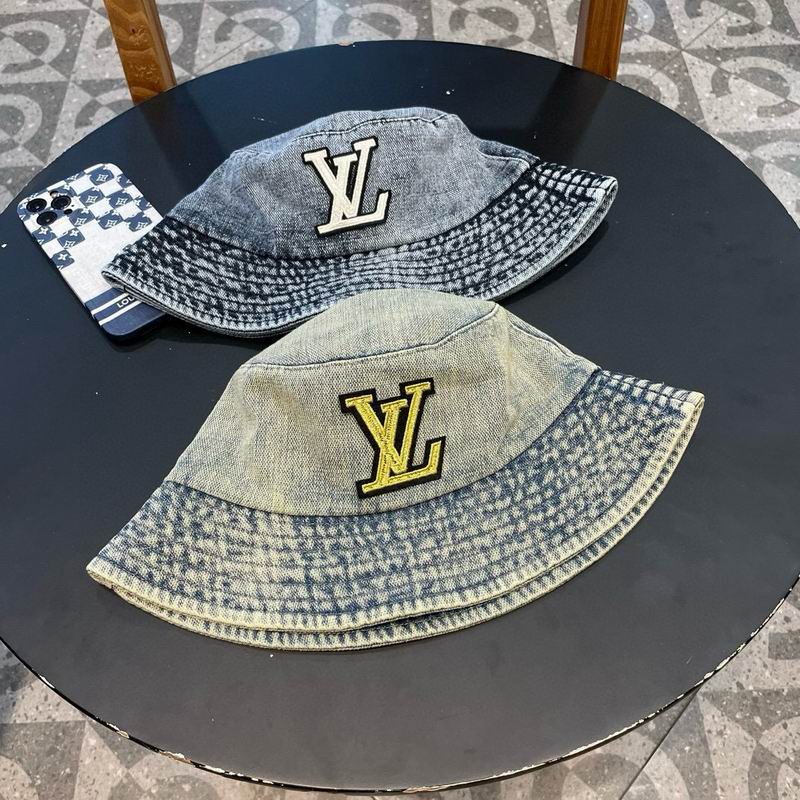LV hat 020804